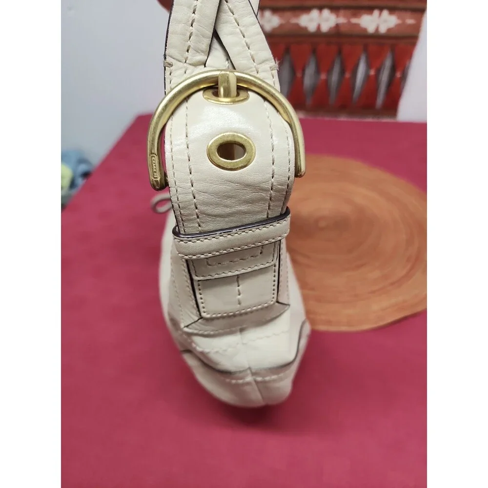 Vintage Y2K  Coach Soho Dylan Leather Hobo Bag 10042  In Bone Original Hang Tag